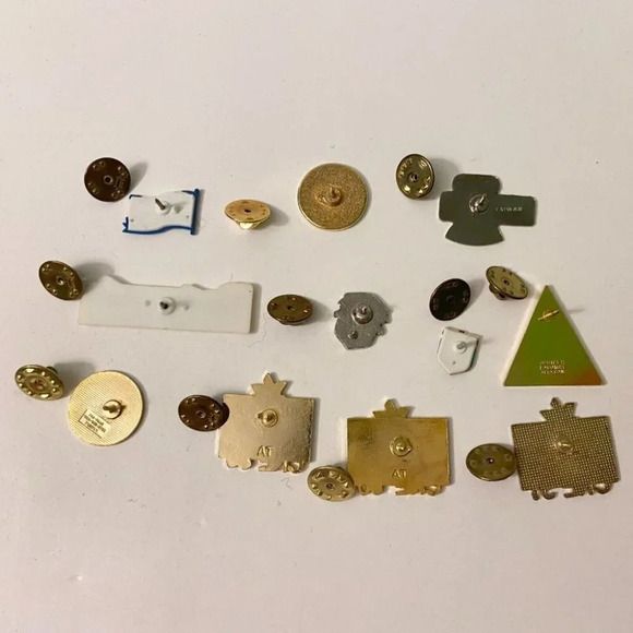 Vintage Lot of 11 Assorted Pins CNE Winner Peg Cup Winnipeg Manitoba Canada Pins - Picture 7 of 11